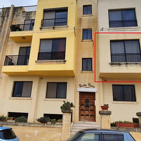 Charming Getaway With Views In Marsascala *