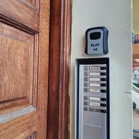 Charming Getaway With Views In Marsascala Apartamento