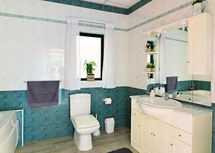 Charming Getaway With Views In Marsascala *